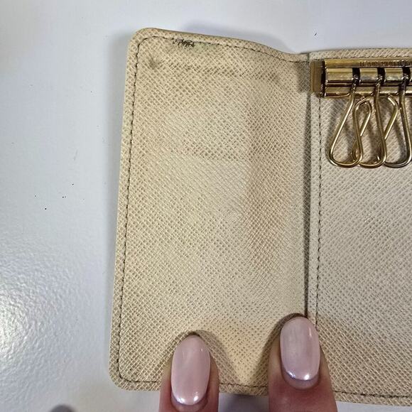 Louis Vuitton Damier Azur 4 Key Holder case - Picture 4 of 9